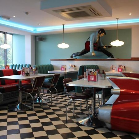 7Hotel Diner Halstead  Exterior photo